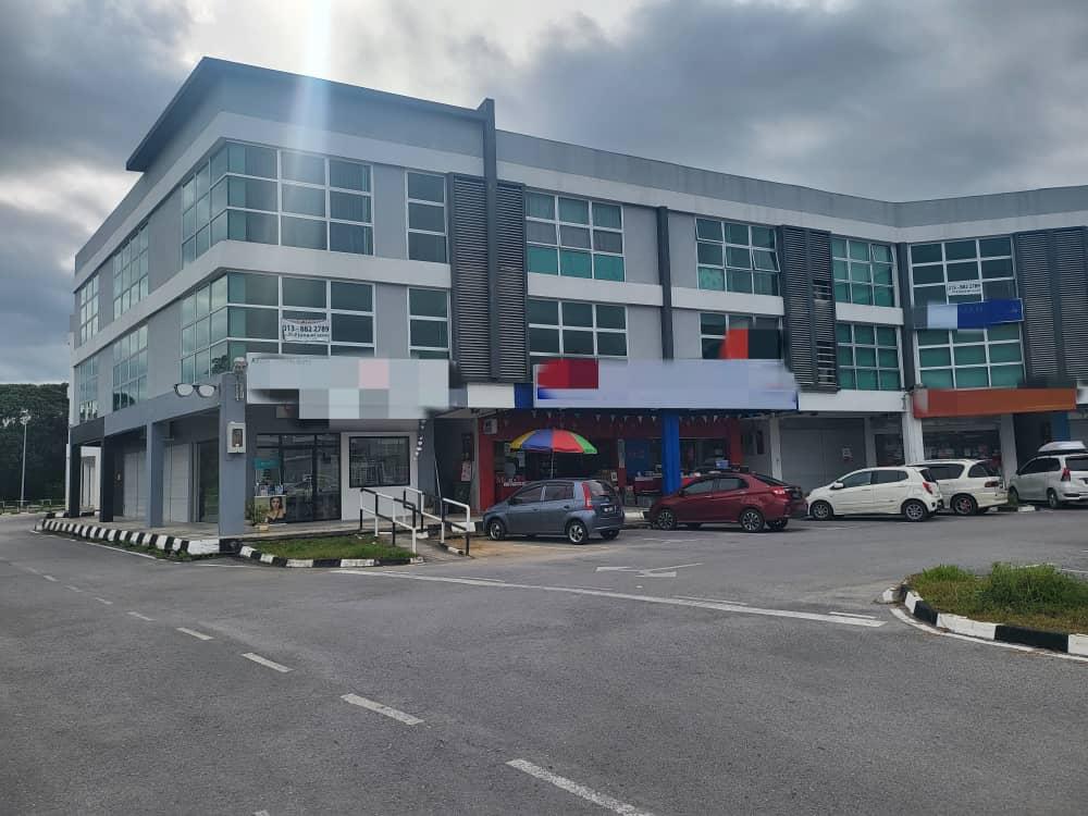 Three Storey Corner Shoplot FOR SALE! Located at Chung Hua Commercial Sri Aman