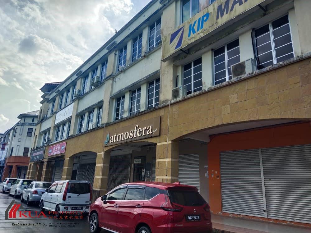 Triple Storey Intermediate Shoplot FOR SALE! Located at Jalan Mendu