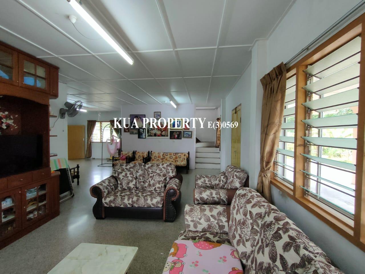 Double Storey Detach House For Rent at Semaba