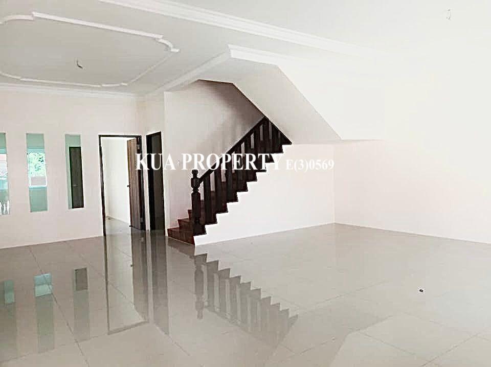 Double Storey Intermediate House For Sale! Located at Kota Samarahan, Taman Uni Garden,