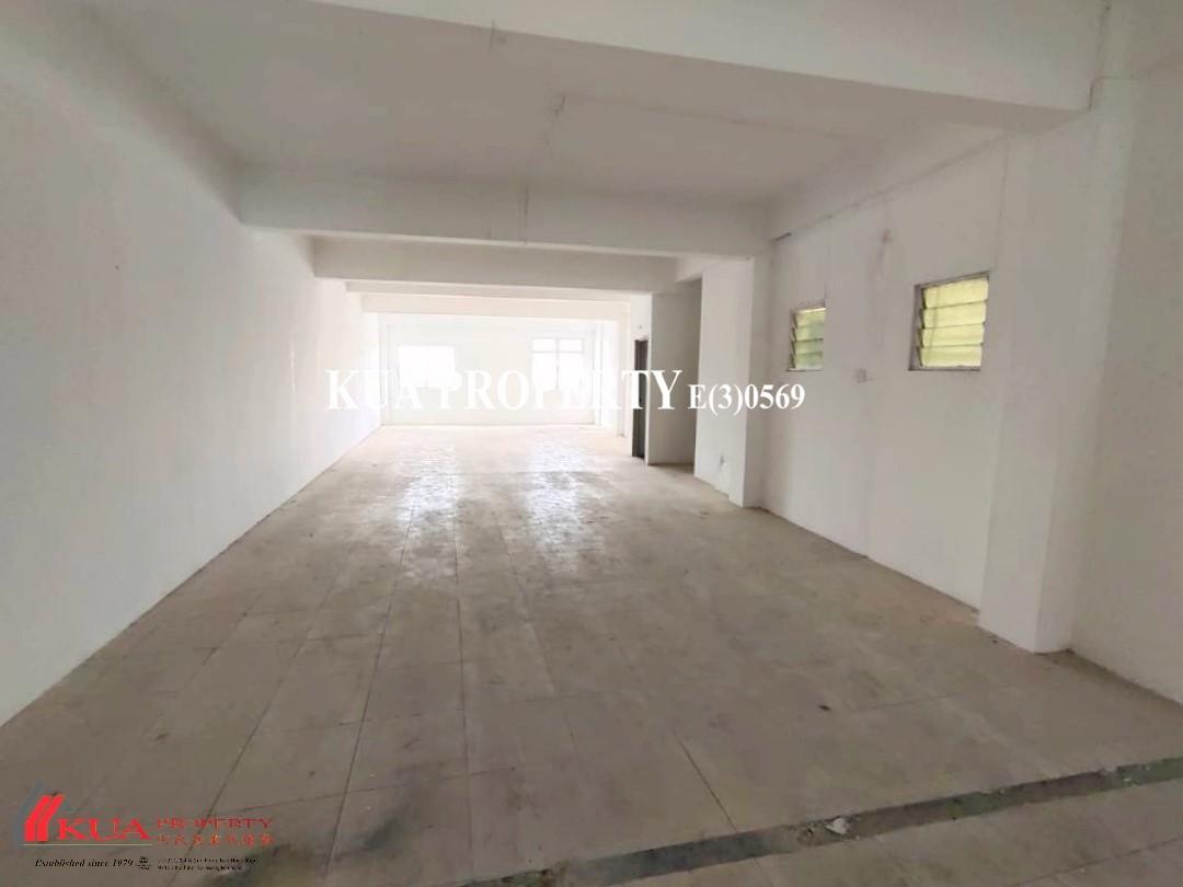 First Floor Intermediate Shoplot For Rent! Located at Stutong