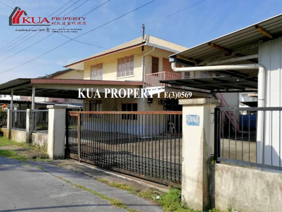 Double Storey Detached House For Sale! 📍Located at Central Road, Kuching