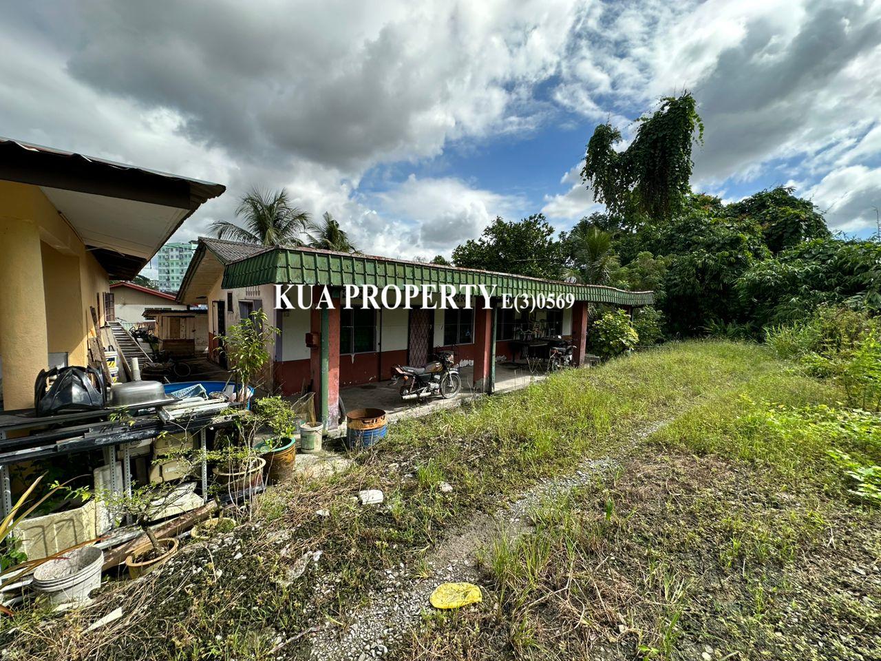 Native Bungalow House with Detached Land For Sale at TABUAN DAYAK (King Centre)