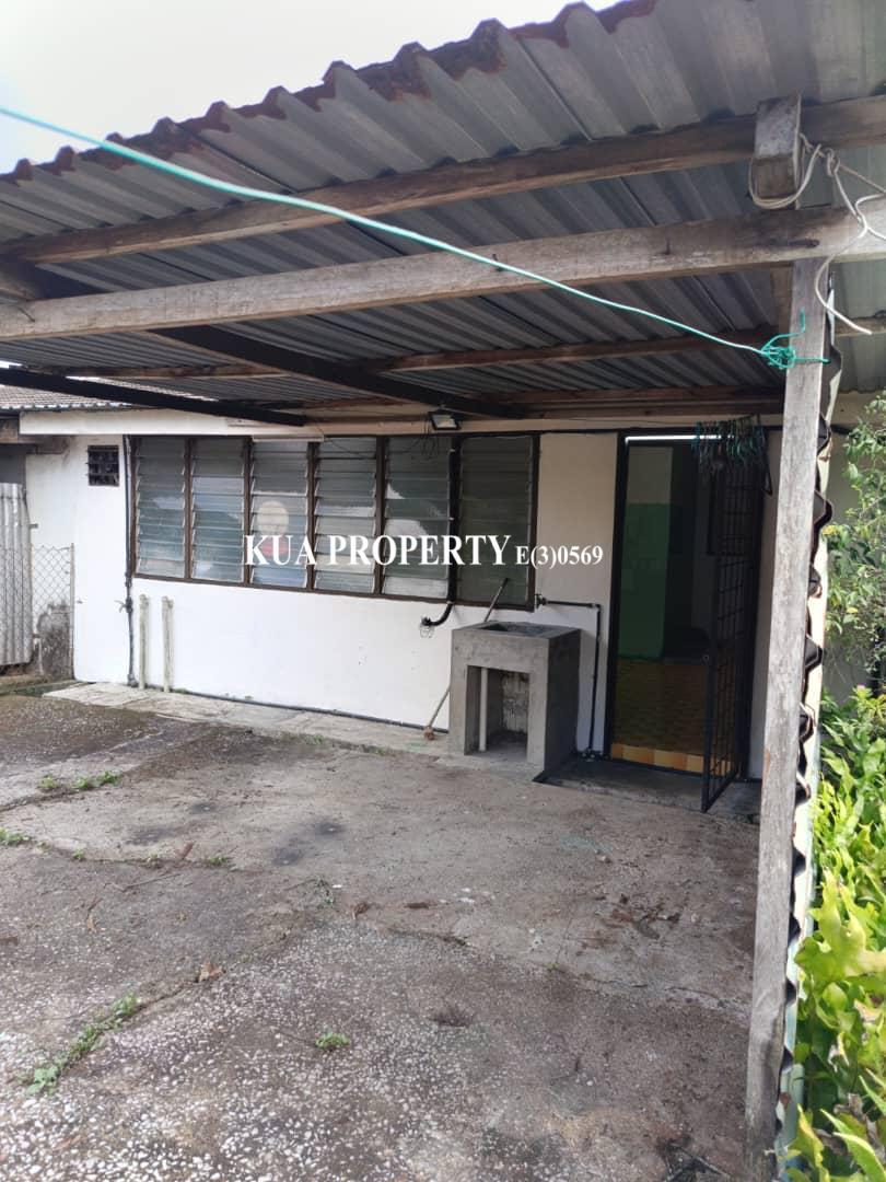 Single story intermediate For SALE* Located at Poh kwong Road