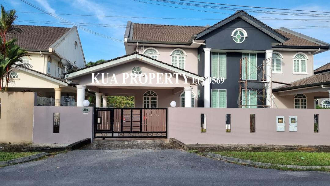 Kenny Hill Double Storey Semi Detached House for Rent!